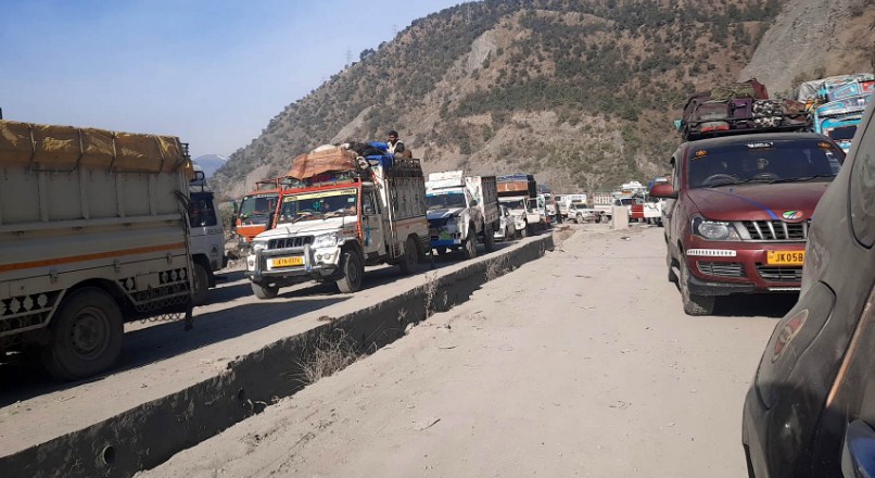 Traffic resumes on Srinagar-Jammu highway after Friday maintenance
